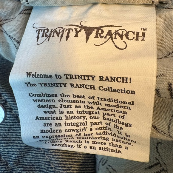 Trinity Ranch Jeans / Embroidery & Rhinestones / Size 1 - Picture 7 of 9